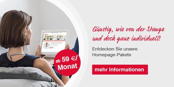 Eine junge Frau mit kurzen Haaren sitzt mit dem Rücken zur Kamera auf einem Sofa. Sie hält ein Tablet, auf dem eine Apotheken-Homepage zu sehen ist. Auf dem Bild ist ein Button "ab 59€/Monat". Daneben der Text: Günstig, wie von der Stange und doch ganz individuell!